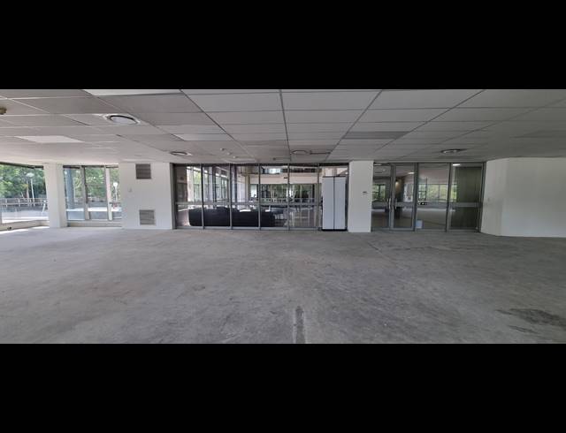645M² OFFICE TO LET IN MAGALIESSIG